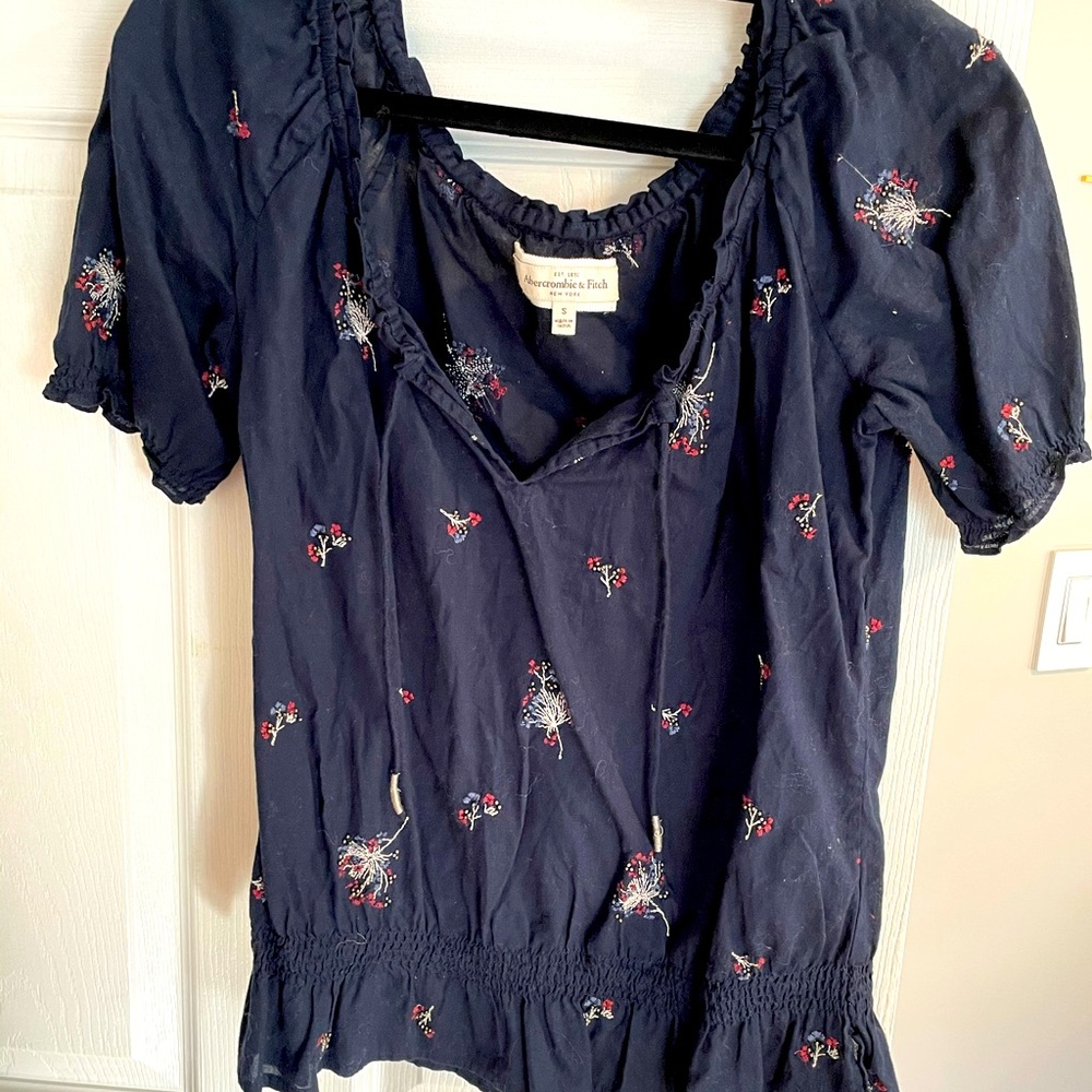ABERCROMBIE & FITCH BLOUSE